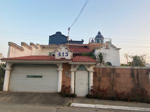 Casa en venta, colonia Petrolera Coatzacoalcos.