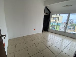 Casa grande con locales  en venta Col. Playa de Oro