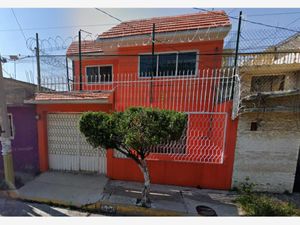 Casa en Venta en Jardines de Morelos Sección Bosques Ecatepec de Morelos