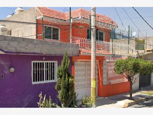 Casa en Venta en Jardines de Morelos Sección Bosques Ecatepec de Morelos