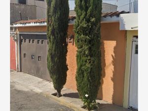 Casa en Venta en Villa de las Flores 1a Sección (Unidad Coacalco) Coacalco de Berriozábal