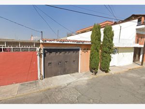 Casa en Venta en Villa de las Flores 1a Sección (Unidad Coacalco) Coacalco de Berriozábal