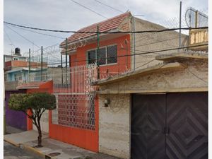 Casa en Venta en Jardines de Morelos Sección Bosques Ecatepec de Morelos