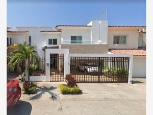 Casa en Venta en Residencial Fluvial Vallarta Puerto Vallarta