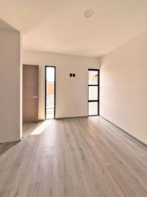 Casa en VENTA muy cerca de la Av. Amalia Solórzano, Morelia