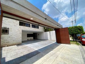 *Casa de Lujo Remodelada en La Estancia: ¡Tu Nuevo Hogar!*