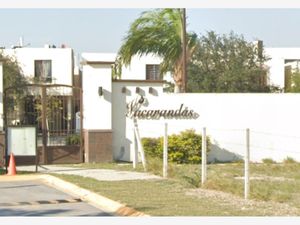 Casa en Venta en Jacarandas Apodaca