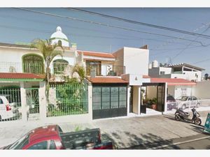 Casa en Venta en Las Aguilas Zapopan