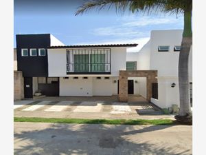 Casa en Venta en Residencial Fluvial Vallarta Puerto Vallarta