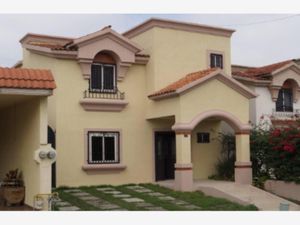 Casa en Venta en Urbi Villa del Rey Monterrey