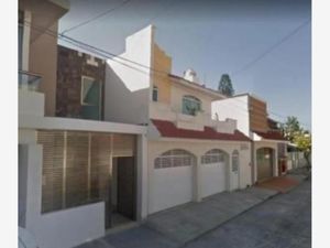 Casa en Venta en Jardines de Mocambo Boca del Río