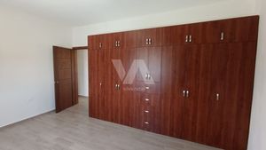 Se vende casa con terreno excedente en esquina en Torrealta Residencial