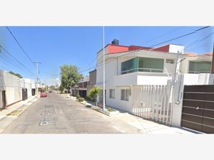 Casa en Venta en Jardines de San Manuel Puebla