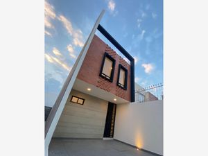 Casa en Venta en Arboledas de Loma Bella Puebla