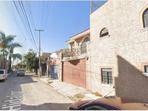 Casa en Venta en Santa Maria Tequepexpan San Pedro Tlaquepaque