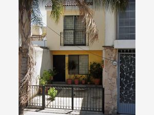 Casa en Venta en Huentitan El Bajo Guadalajara