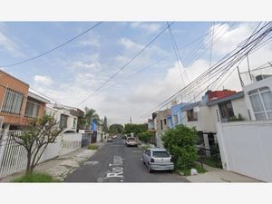 Casa en Venta en Colinas de las Aguilas Zapopan