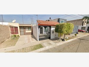 Casa en Venta en Parques de Tesistán Zapopan