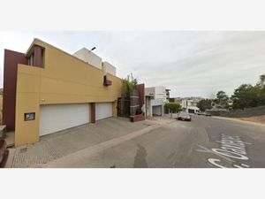 Casa en Venta en Hacienda Agua Caliente Tijuana