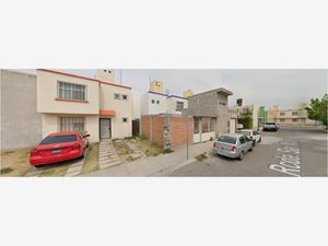 Casa en Venta en Ferrocarriles Sección Rinconada Santa Anita Querétaro