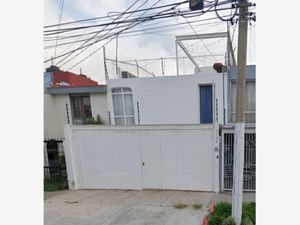 Casa en Venta en Colinas de las Aguilas Zapopan