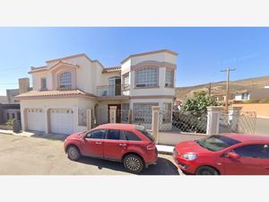 Casa en Venta en Valle Dorado Sección Lagos Ensenada