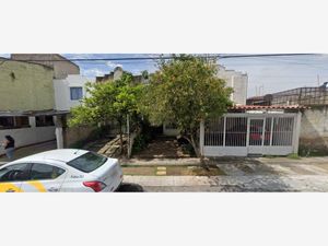 Casa en Venta en Santa Ana Tepetitlan Zapopan