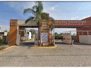 Casa en Venta en Quintanova Residencial San Pedro Tlaquepaque