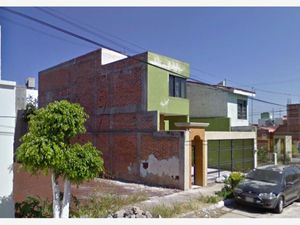 Casa en Venta en Jardines de San Joaquín Zamora