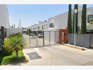 Casa en Venta en Santa Ana Tepetitlan Zapopan