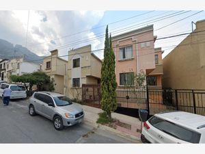 Casa en Venta en Lomas Altas Santa Catarina