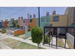 Casa en Venta en Jardines Del Valle Zapopan