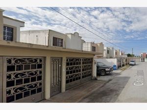 Casa en Venta en Privada las Palmas Reynosa