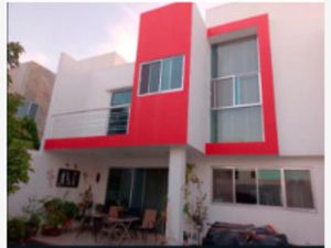 Casa en Venta en Villas del Mesón Querétaro