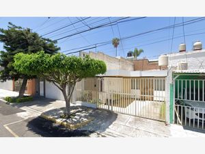 Casa en Venta en Las Aguilas Zapopan