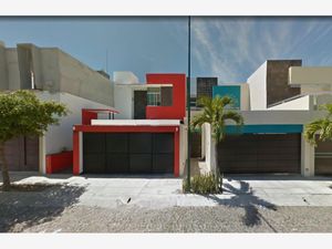 Casa en Venta en Residencial Esmeralda Norte Colima