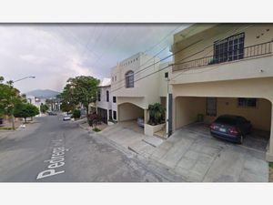 Casa en Venta en Pedregal de la Silla Monterrey