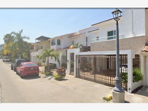 Casa en Venta en Residencial Fluvial Vallarta Puerto Vallarta