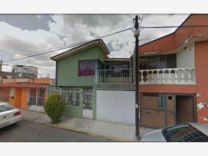 Casa en Venta en Dr. Jorge Jiménez Cantú Metepec