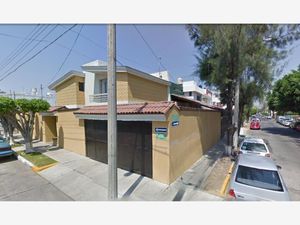 Casa en Venta en La Calma Zapopan