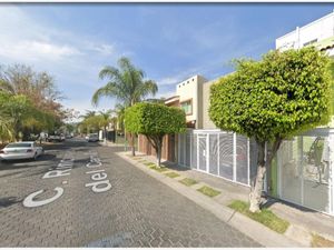 Casa en Venta en Real de Valdepeñas Zapopan