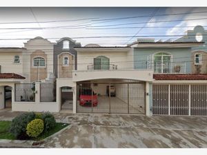 Casa en Venta en Bosques de La Victoria Guadalajara