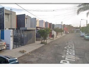 Casa en Venta en Los Girasoles Zapopan