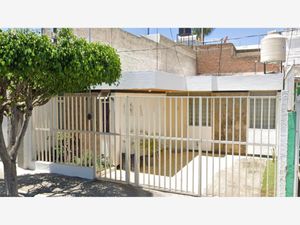 Casa en Venta en Las Aguilas Zapopan