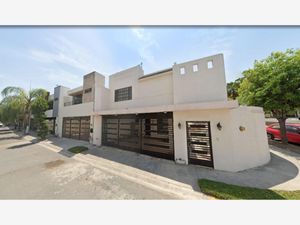 Casa en Venta en Cumbres Madeira Monterrey