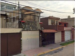 Casa en Venta en Bosques de Aragon Nezahualcóyotl