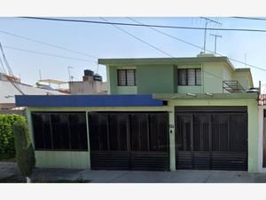 Casa en Venta en Paseo de Santa Maria Cuautitlán