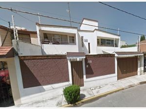 Casa en Venta en Dr. Jorge Jiménez Cantú Metepec