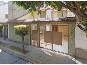 Casa en Venta en Bosques de Aragon Nezahualcóyotl