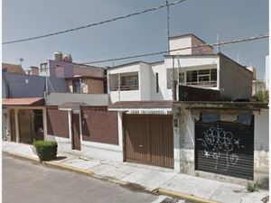 Casa en Venta en Dr. Jorge Jiménez Cantú Metepec